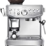 Sage - The Barista Express Impress - Kaffeemaschine mit manuellem Milchaufschumer & integriertem Mahlwerk - Intelligente Dosierung, 25 Mahlgradeinstellungen - Gebrsteter Edelstahl